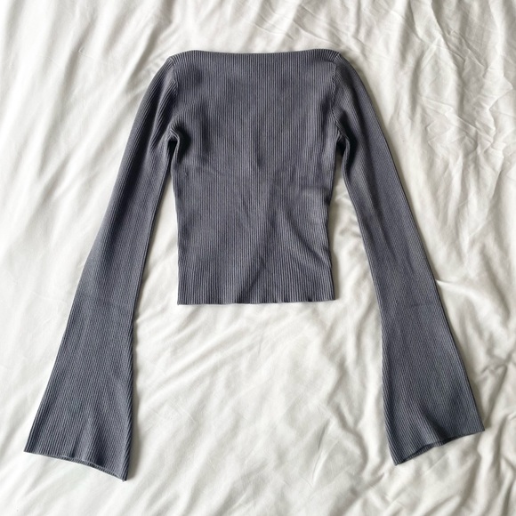 Never worn! H&M Grey rib-knit bell sleeve top — size s - Picture 1 of 4